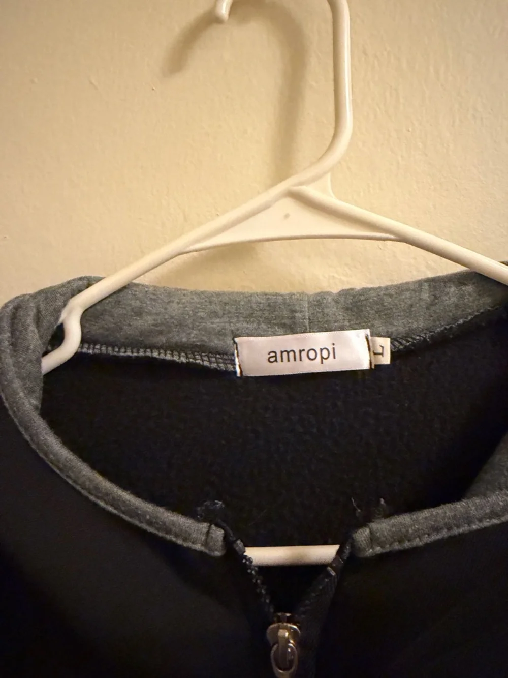 amropi Black Jacket with Zip